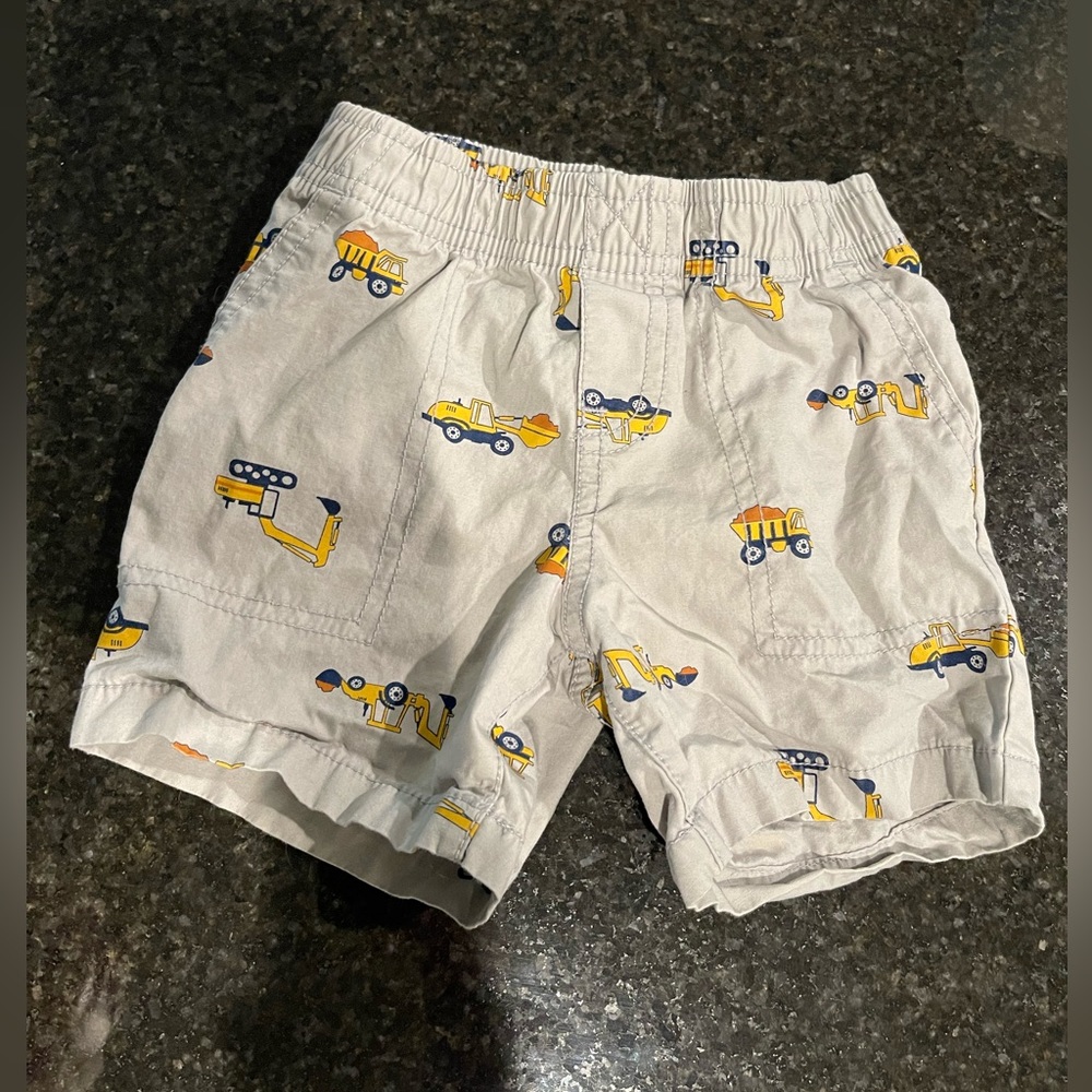 Carter’s Construction Shorts, size 18 months